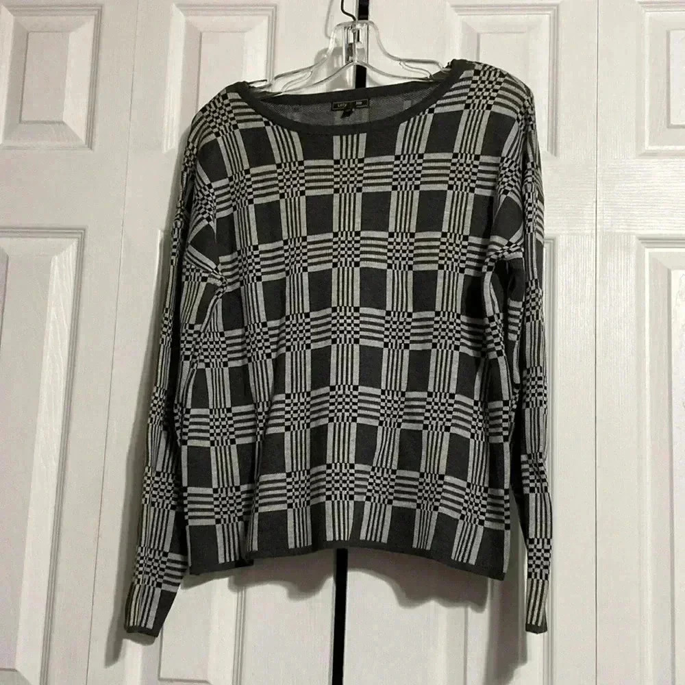 Lety & Me new gray & black plaid sweater size LARGE